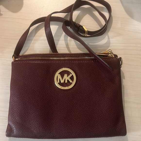 Michael Kors Burgundy Crossbody Bag Purse Pre-Owned Great Condition - Picture 1 of 9